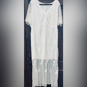 K. JORDAN Women's Plus 2X White Poly Sheer Overlay Peekaboo Maxi Dress